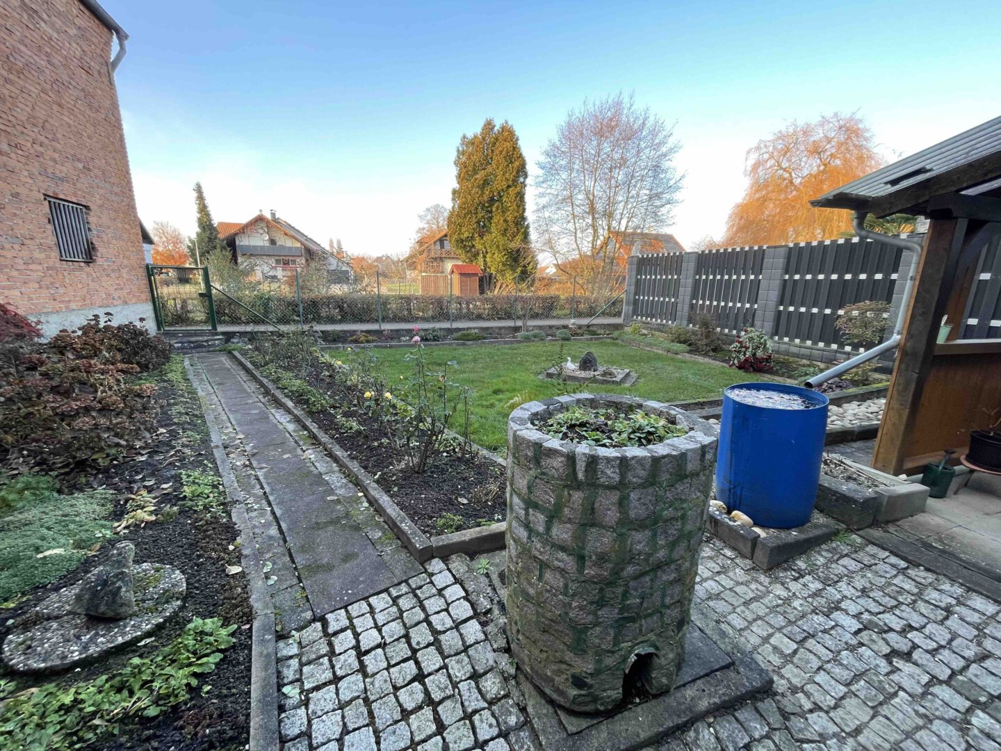 Garten - Blick zum Mühlbach