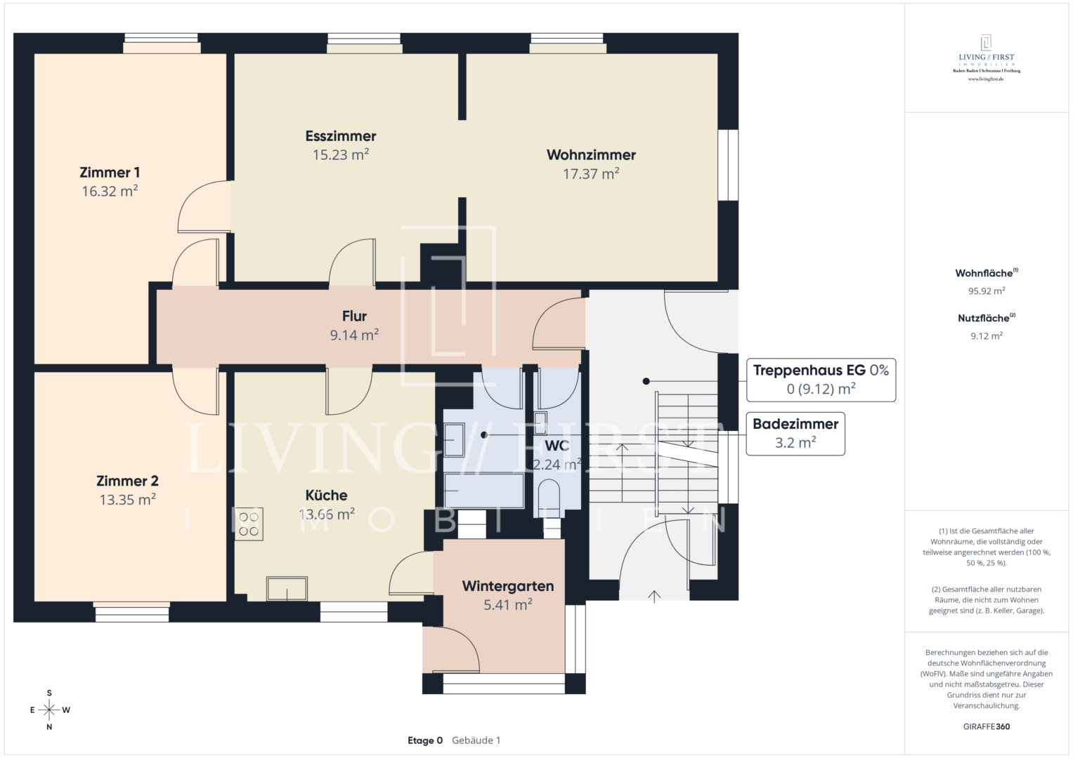 Grundriss einer Dreifamilienhaus-Wohnung mit zwei Schlafzimmern, Küche, Wohn- und Esszimmer, Wintergarten, Bad, WC und Flur